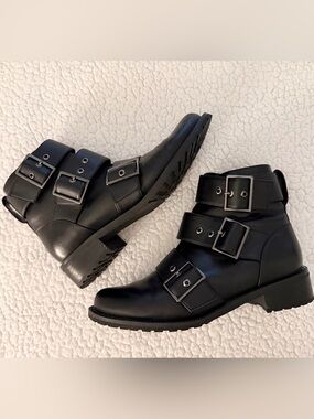 Blondo Black Leather Camila Combat Ankle Boots Waterproof 3 Buckles - 9.5